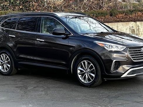 Used 2017 Hyundai Santa Fe SE AWD/4WD image 7