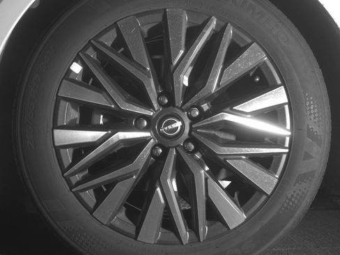 Used 2025 Nissan Altima 2.5 SV image 12