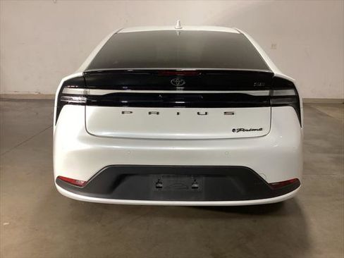 Used 2024 Toyota Prius Prime SE image 18