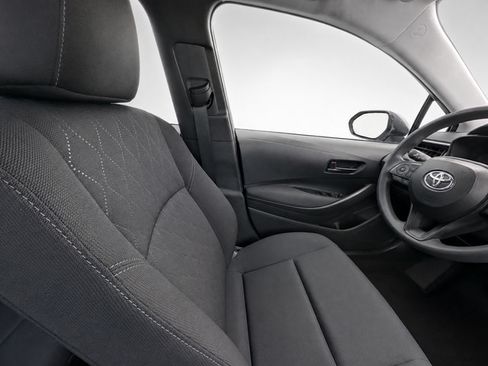 Used 2025 Toyota Corolla LE FWD image 9