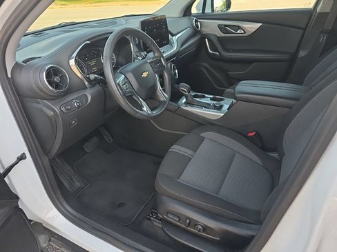 Used 2025 Chevrolet Blazer LT AWD/4WD image 8