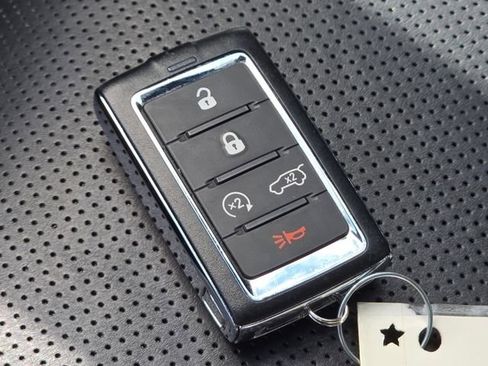 Used 2023 Jeep Grand Cherokee Overland w/ Luxury Tech Group IV AWD/4WD image 45