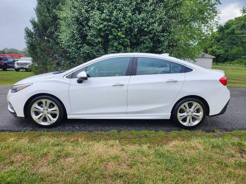 Used 2017 Chevrolet Cruze Premier FWD image 1