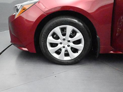 Used 2025 Toyota Corolla LE FWD image 17