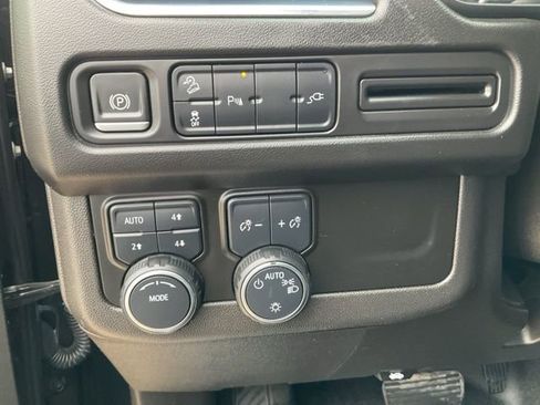 Used 2021 Chevrolet Tahoe Z71 w/ Rear Media and Nav Package image 7