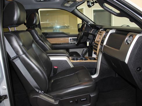 Used 2011 Ford F150 Lariat w/ Lariat Chrome Pkg RWD image 30