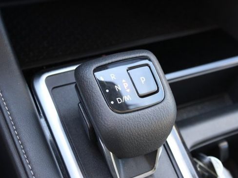 Used 2022 Nissan Pathfinder SL w/ SL Black Package image 17