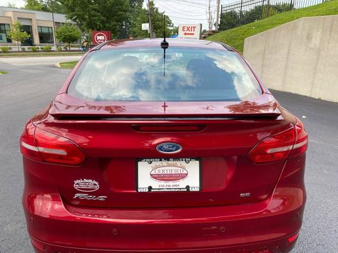Used 2016 Ford Focus SE w/ SE Sport Package FWD image 3