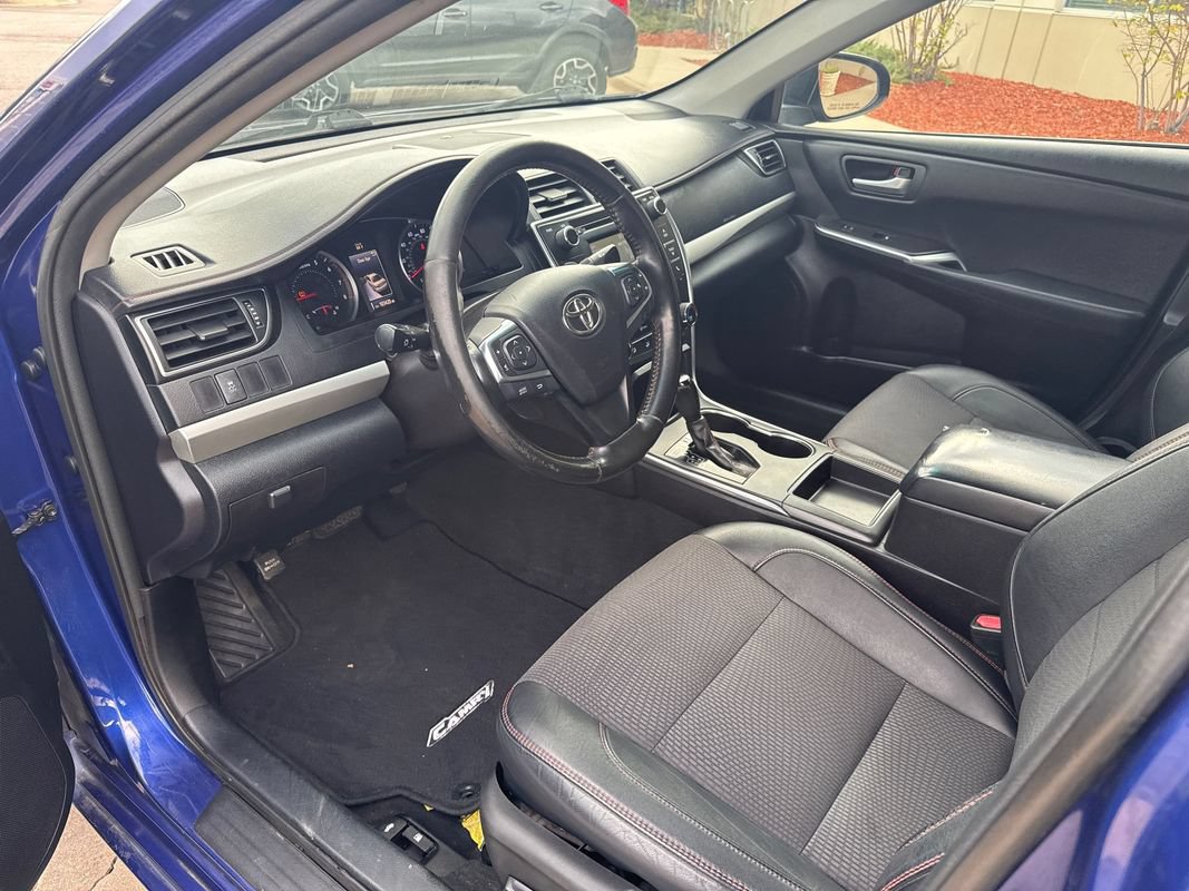 Used 2016 Toyota Camry SE FWD image 21