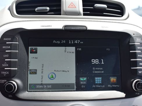 Used 2017 Kia Soul EV FWD image 11