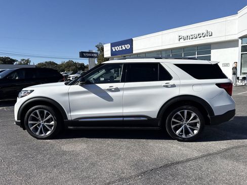 Used 2025 Ford Explorer Platinum w/ Ultimate Package image 2