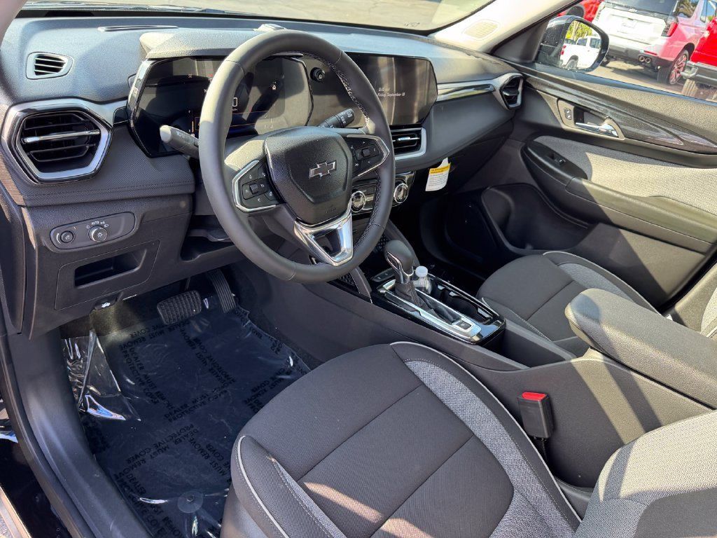 New 2026 Chevrolet TrailBlazer LT w/ Convenience Package FWD image 14