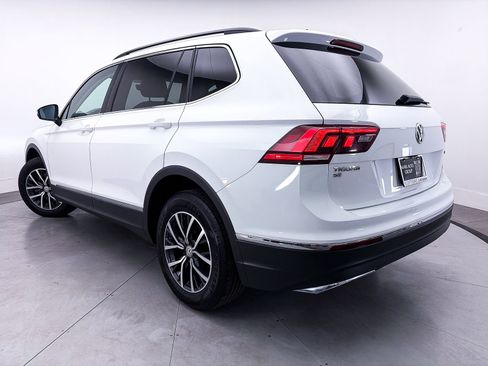 Used 2020 Volkswagen Tiguan SE w/ Panoramic Sunroof Package AWD/4WD image 2