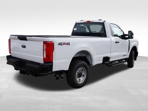 New 2026 Ford F250 XL w/ F-250 >10K GVWR Package AWD/4WD image 3