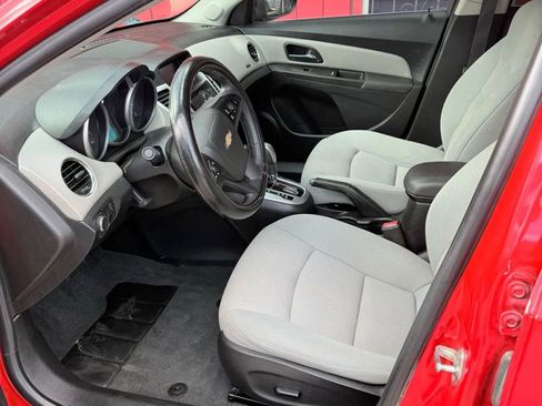 Used 2016 Chevrolet Cruze LT image 6