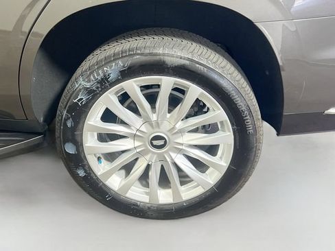 Used 2021 Cadillac Escalade Luxury RWD image 24