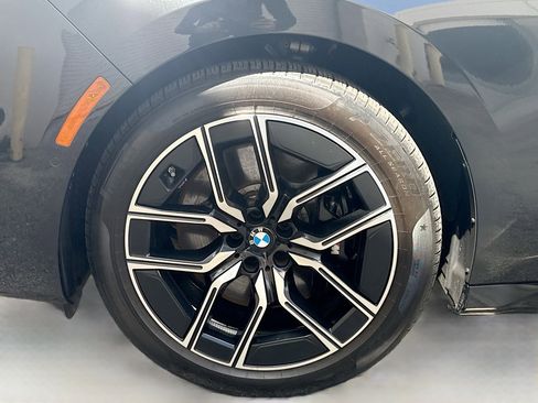 Used 2023 BMW 760i xDrive w/ Executive Package AWD/4WD image 36