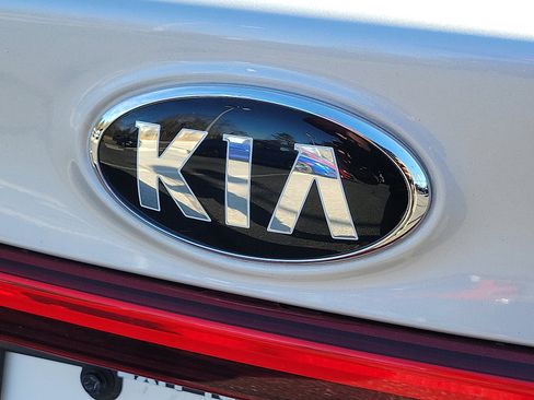 Used 2019 Kia Forte LXS image 30