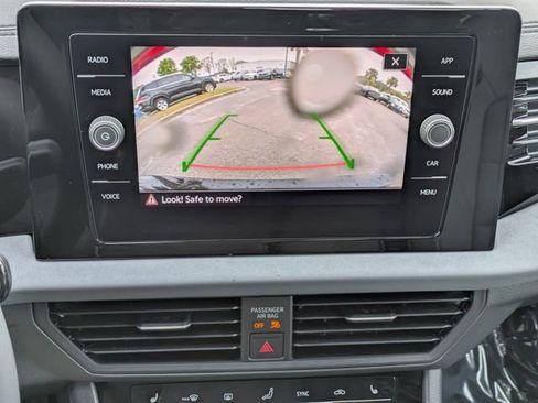 New 2026 Volkswagen Jetta SE FWD image 18