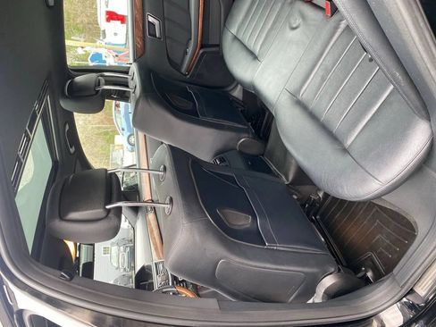 Used 2013 Mercedes-Benz E 550 4MATIC Sedan image 16