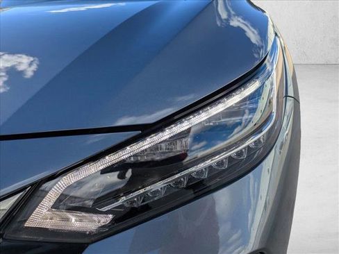 Used 2022 Nissan Sentra SR w/ SR Premium Package image 9