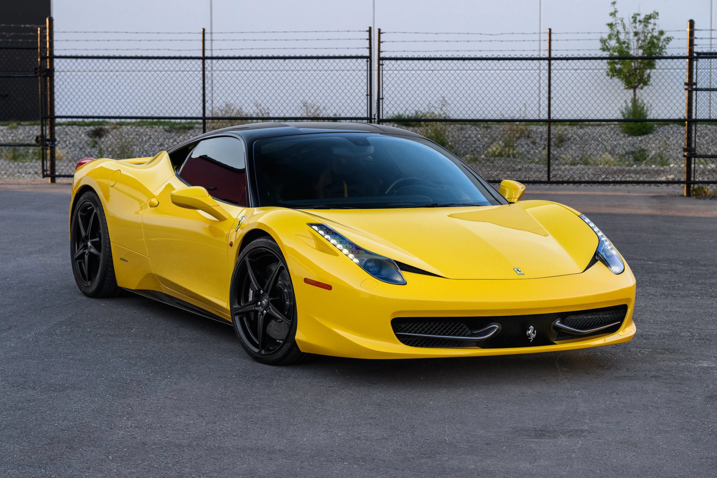 Used 2010 Ferrari 458 Italia Coupe RWD image 1