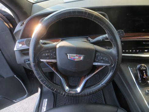 Used 2023 Cadillac Escalade ESV Luxury image 17