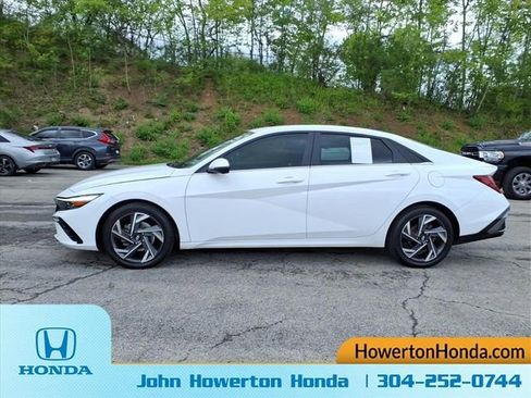 Used 2024 Hyundai Elantra Limited FWD image 10