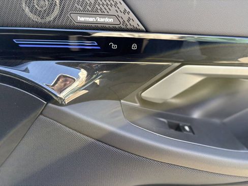 Used 2025 BMW 530i xDrive w/ M Sport Package image 27