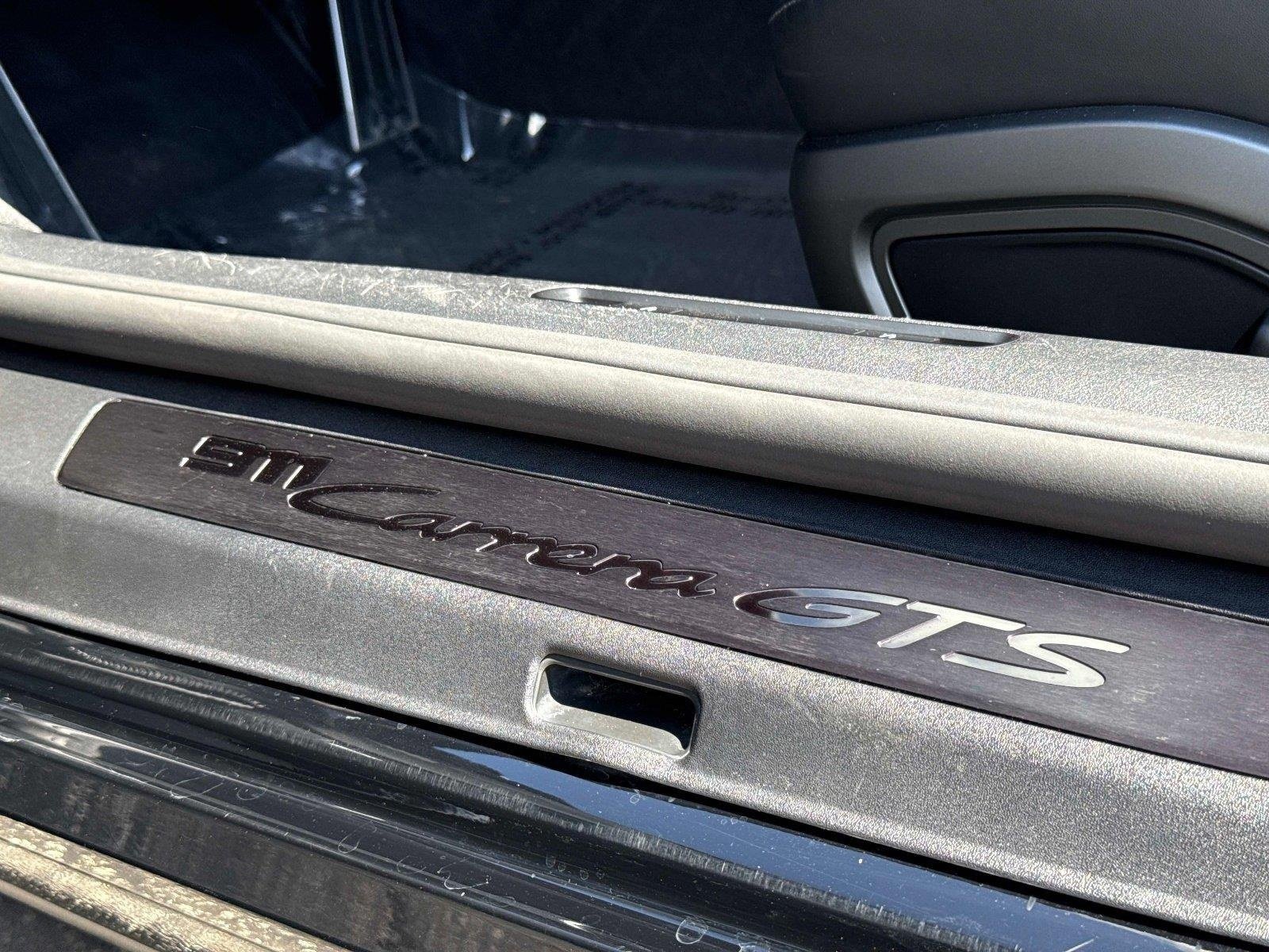 Used 2022 Porsche 911 Cabriolet image 31