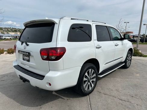 Used 2022 Toyota Sequoia Limited AWD/4WD image 10