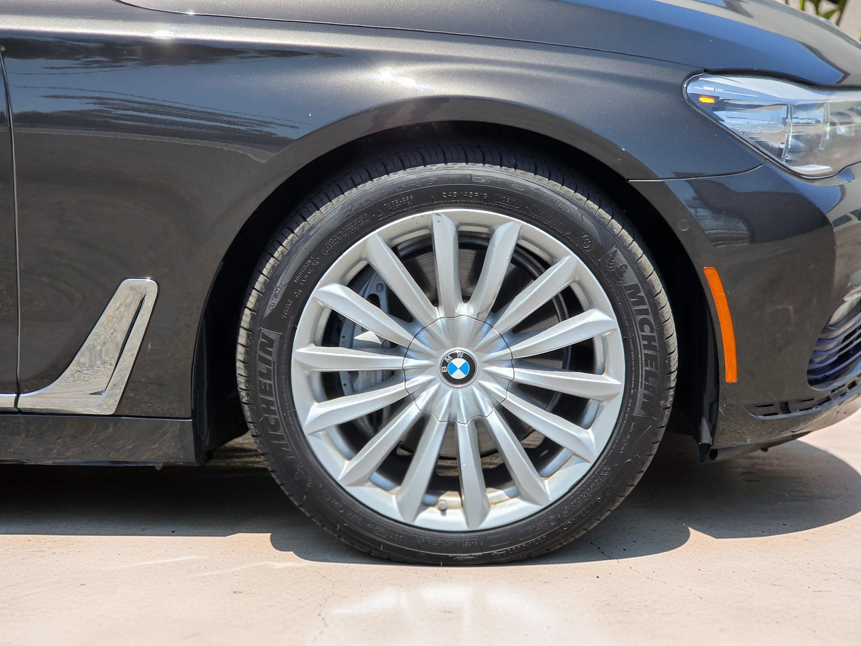Used 2016 BMW 740i RWD image 7