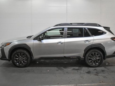 Certified 2025 Subaru Outback Onyx Edition image 4