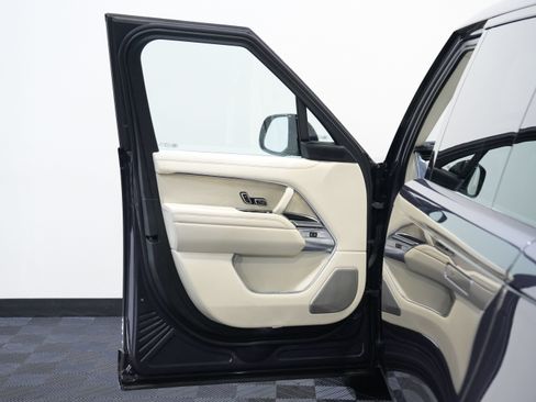 Used 2023 Land Rover Range Rover SV AWD/4WD image 22