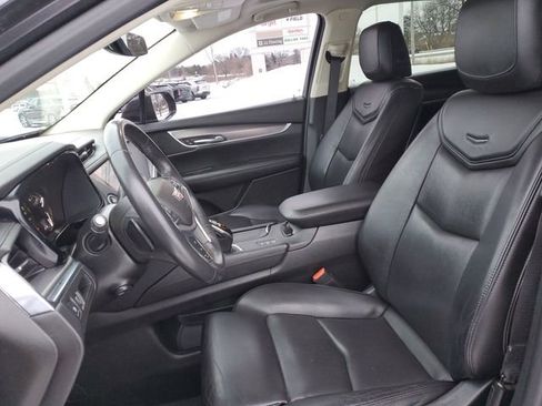 Used 2017 Cadillac XT5 Luxury image 5