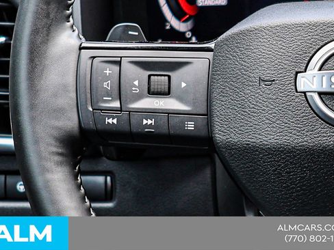 Used 2025 Nissan Rogue SL FWD image 26