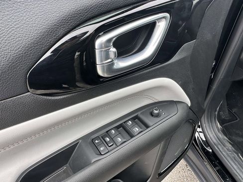 Used 2024 Jeep Compass Limited image 17