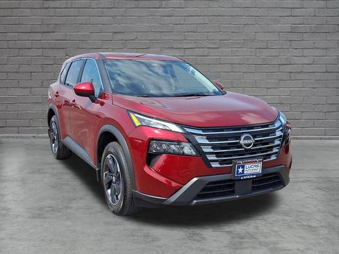 Used 2026 Nissan Rogue SV AWD/4WD image 2