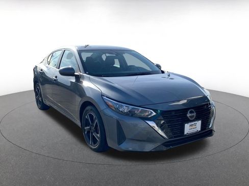 Used 2025 Nissan Sentra SV image 1