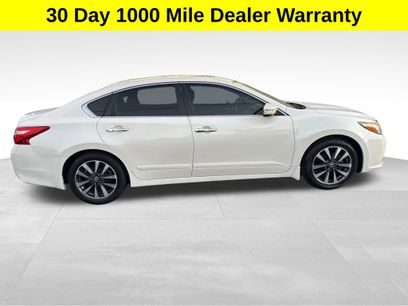Used 2017 Nissan Altima 2.5 SV w/ Convenience Package