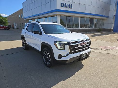 Used 2025 GMC Terrain Elevation w/ Elevation Premium Package AWD/4WD image 2