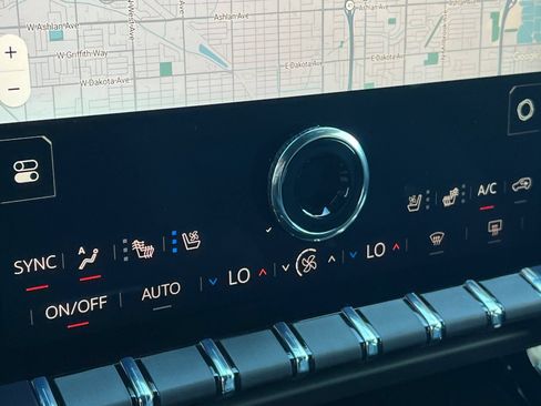 New 2026 GMC Yukon XL AT4 AWD/4WD image 24