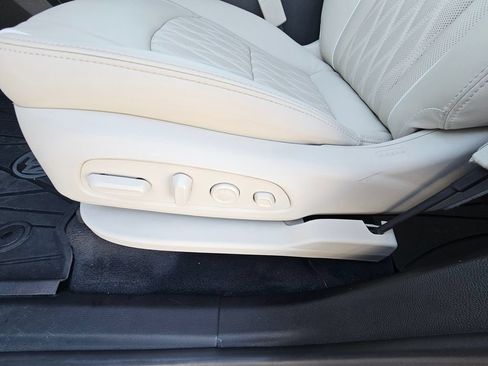 Used 2023 Buick Enclave Avenir w/ Avenir Technology Package AWD/4WD image 10