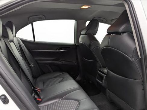 Used 2024 Toyota Camry SE image 18