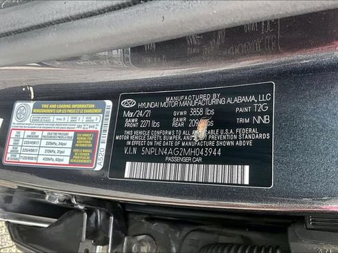 Used 2021 Hyundai Elantra SEL w/ Convenience + Premium Package FWD image 29