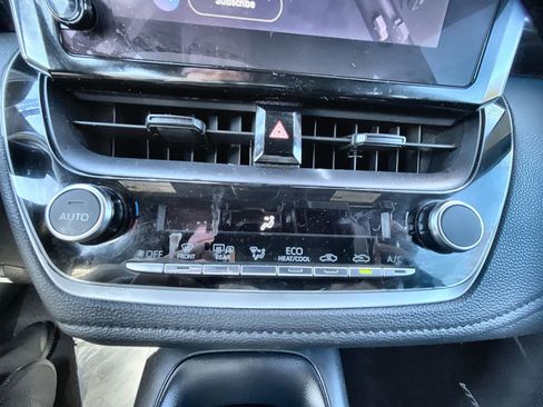 Used 2023 Toyota Corolla SE image 18