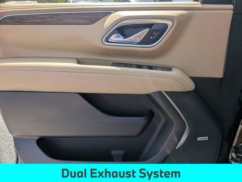 Used 2024 Chevrolet Suburban Premier AWD/4WD image 30
