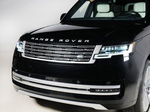 Used 2025 Land Rover Range Rover Long Wheelbase Autobiography AWD/4WD image 26