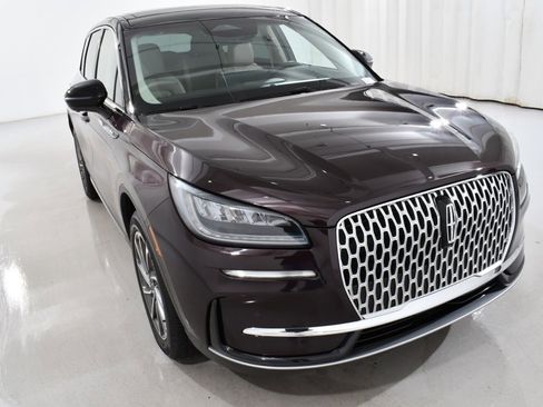 Used 2023 Lincoln Corsair AWD w/ Equipment Group 101A image 4