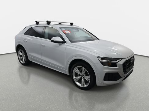 Used 2022 Audi Q8 Premium w/ Convenience Package image 3